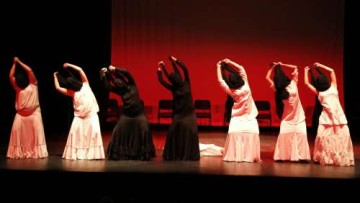 Momento de La Casa de Bernarda Alba en el espectáculo Sensaciones